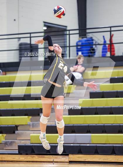 Thumbnail 2 in St. Teresa's Academy vs. Lee's Summit West (MSHSAA Class 5 District Championship) photogallery.