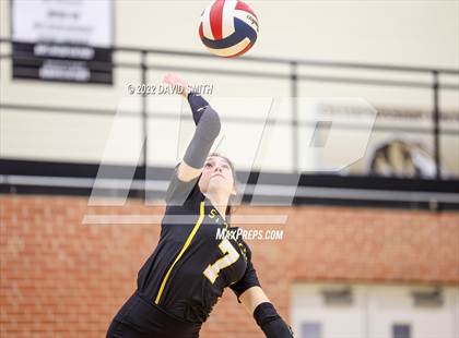 Thumbnail 1 in St. Teresa's Academy vs. Lee's Summit West (MSHSAA Class 5 District Championship) photogallery.