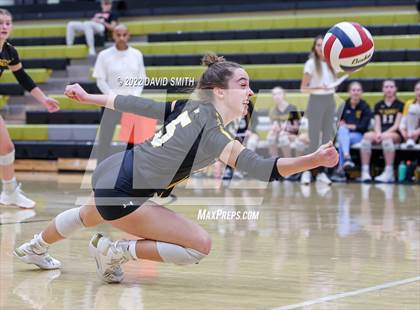Thumbnail 3 in St. Teresa's Academy vs. Lee's Summit West (MSHSAA Class 5 District Championship) photogallery.