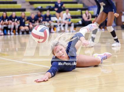 Thumbnail 3 in St. Teresa's Academy vs. Lee's Summit West (MSHSAA Class 5 District Championship) photogallery.