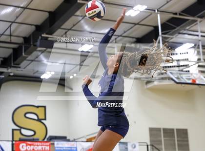 Thumbnail 2 in St. Teresa's Academy vs. Lee's Summit West (MSHSAA Class 5 District Championship) photogallery.