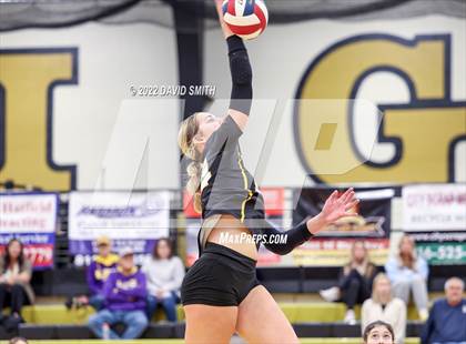 Thumbnail 2 in St. Teresa's Academy vs. Lee's Summit West (MSHSAA Class 5 District Championship) photogallery.
