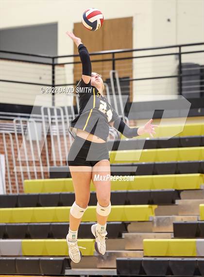 Thumbnail 1 in St. Teresa's Academy vs. Lee's Summit West (MSHSAA Class 5 District Championship) photogallery.