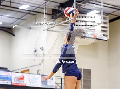Thumbnail 2 in St. Teresa's Academy vs. Lee's Summit West (MSHSAA Class 5 District Championship) photogallery.