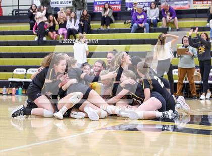 Thumbnail 3 in St. Teresa's Academy vs. Lee's Summit West (MSHSAA Class 5 District Championship) photogallery.