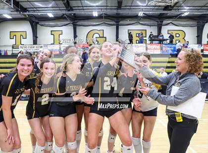 Thumbnail 3 in St. Teresa's Academy vs. Lee's Summit West (MSHSAA Class 5 District Championship) photogallery.