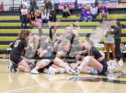 Thumbnail 2 in St. Teresa's Academy vs. Lee's Summit West (MSHSAA Class 5 District Championship) photogallery.