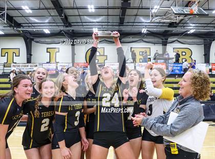 Thumbnail 2 in St. Teresa's Academy vs. Lee's Summit West (MSHSAA Class 5 District Championship) photogallery.
