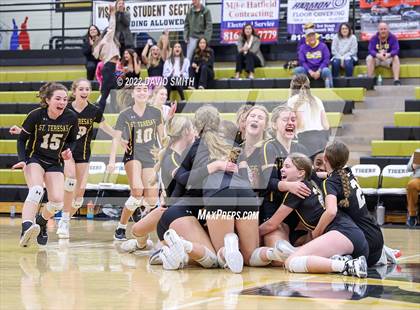Thumbnail 1 in St. Teresa's Academy vs. Lee's Summit West (MSHSAA Class 5 District Championship) photogallery.