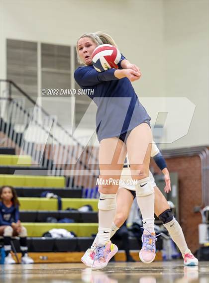 Thumbnail 3 in St. Teresa's Academy vs. Lee's Summit West (MSHSAA Class 5 District Championship) photogallery.