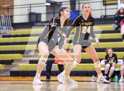 Thumbnail 3 in St. Teresa's Academy vs. Lee's Summit West (MSHSAA Class 5 District Championship) photogallery.