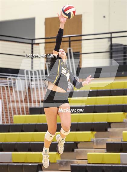 Thumbnail 2 in St. Teresa's Academy vs. Lee's Summit West (MSHSAA Class 5 District Championship) photogallery.