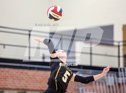 Thumbnail 3 in St. Teresa's Academy vs. Lee's Summit West (MSHSAA Class 5 District Championship) photogallery.