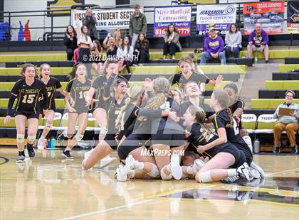 Thumbnail 2 in St. Teresa's Academy vs. Lee's Summit West (MSHSAA Class 5 District Championship) photogallery.