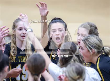 Thumbnail 3 in St. Teresa's Academy vs. Lee's Summit West (MSHSAA Class 5 District Championship) photogallery.