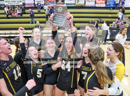 Thumbnail 2 in St. Teresa's Academy vs. Lee's Summit West (MSHSAA Class 5 District Championship) photogallery.