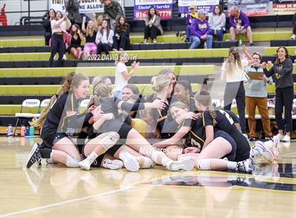 Thumbnail 1 in St. Teresa's Academy vs. Lee's Summit West (MSHSAA Class 5 District Championship) photogallery.