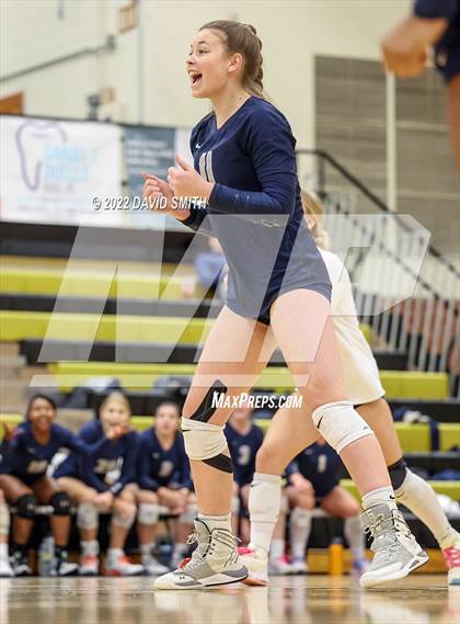 Thumbnail 2 in St. Teresa's Academy vs. Lee's Summit West (MSHSAA Class 5 District Championship) photogallery.