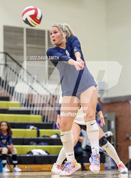 Thumbnail 2 in St. Teresa's Academy vs. Lee's Summit West (MSHSAA Class 5 District Championship) photogallery.