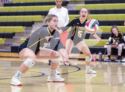Thumbnail 3 in St. Teresa's Academy vs. Lee's Summit West (MSHSAA Class 5 District Championship) photogallery.