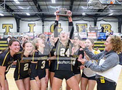Thumbnail 1 in St. Teresa's Academy vs. Lee's Summit West (MSHSAA Class 5 District Championship) photogallery.