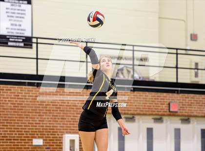 Thumbnail 3 in St. Teresa's Academy vs. Lee's Summit West (MSHSAA Class 5 District Championship) photogallery.