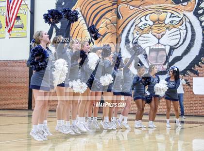 Thumbnail 3 in St. Teresa's Academy vs. Lee's Summit West (MSHSAA Class 5 District Championship) photogallery.