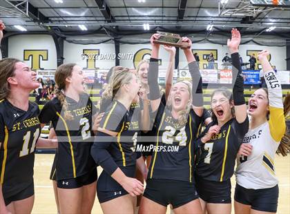 Thumbnail 3 in St. Teresa's Academy vs. Lee's Summit West (MSHSAA Class 5 District Championship) photogallery.