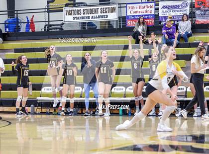 Thumbnail 3 in St. Teresa's Academy vs. Lee's Summit West (MSHSAA Class 5 District Championship) photogallery.