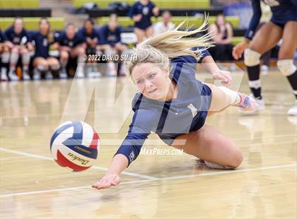 Thumbnail 2 in St. Teresa's Academy vs. Lee's Summit West (MSHSAA Class 5 District Championship) photogallery.