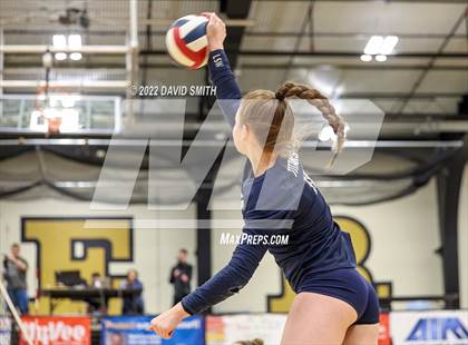 Thumbnail 3 in St. Teresa's Academy vs. Lee's Summit West (MSHSAA Class 5 District Championship) photogallery.