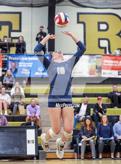 Thumbnail 2 in St. Teresa's Academy vs. Lee's Summit West (MSHSAA Class 5 District Championship) photogallery.