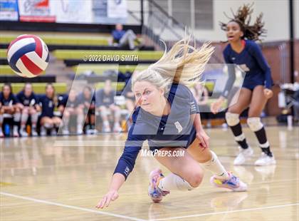 Thumbnail 2 in St. Teresa's Academy vs. Lee's Summit West (MSHSAA Class 5 District Championship) photogallery.