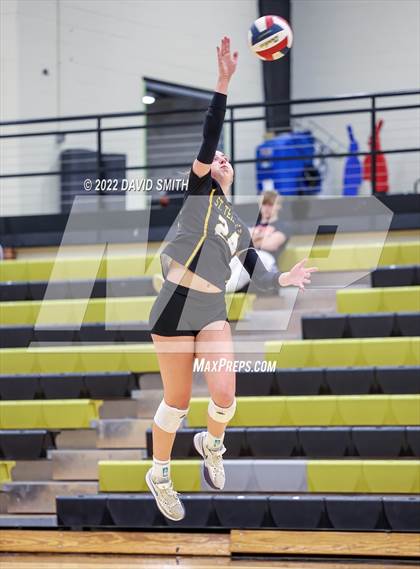 Thumbnail 3 in St. Teresa's Academy vs. Lee's Summit West (MSHSAA Class 5 District Championship) photogallery.