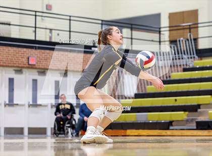 Thumbnail 2 in St. Teresa's Academy vs. Lee's Summit West (MSHSAA Class 5 District Championship) photogallery.