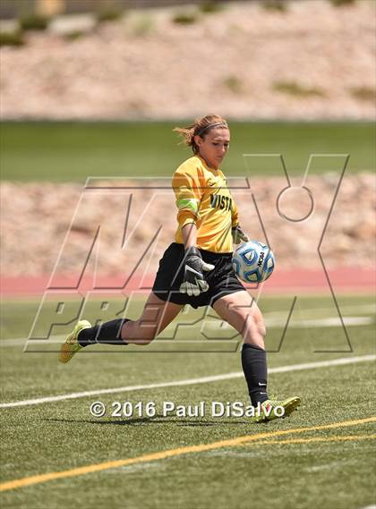 Thumbnail 3 in Columbine vs. Mountain Vista (CHSAA 5A Semifinal) photogallery.