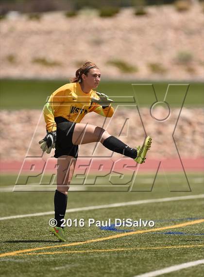 Thumbnail 2 in Columbine vs. Mountain Vista (CHSAA 5A Semifinal) photogallery.