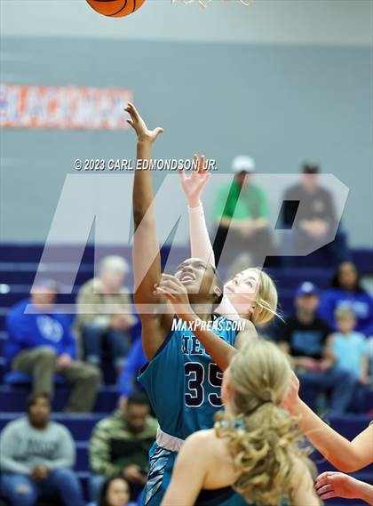 Thumbnail 3 in Rockvale vs. Siegel photogallery.
