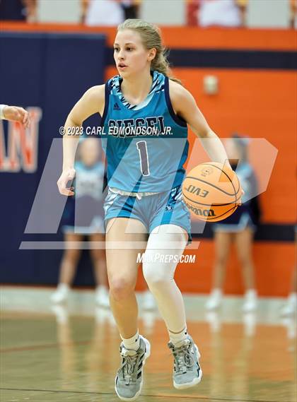 Thumbnail 2 in Rockvale vs. Siegel photogallery.