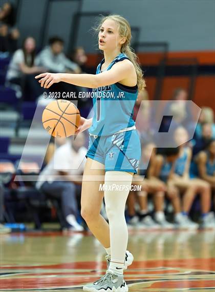 Thumbnail 2 in Rockvale vs. Siegel photogallery.