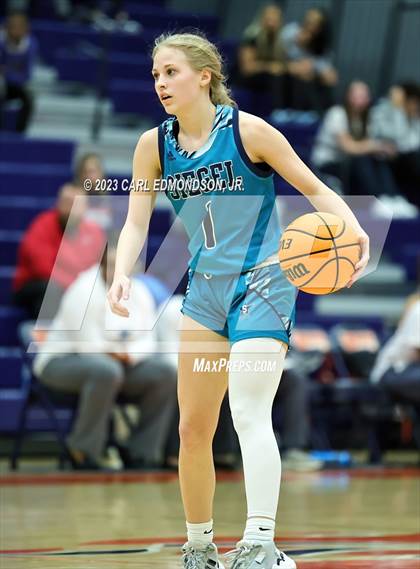 Thumbnail 1 in Rockvale vs. Siegel photogallery.