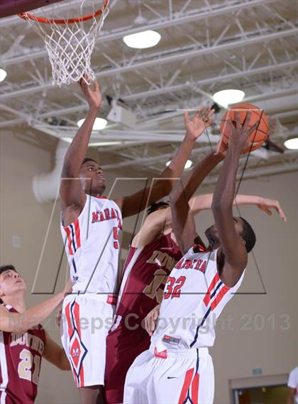 Thumbnail 3 in Maranatha vs. Downey (MaxPreps Holiday Classic) photogallery.
