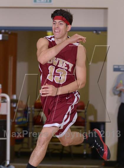 Thumbnail 3 in Maranatha vs. Downey (MaxPreps Holiday Classic) photogallery.