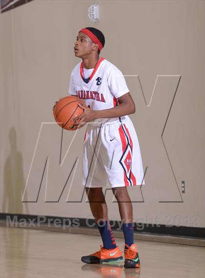 Thumbnail 3 in Maranatha vs. Downey (MaxPreps Holiday Classic) photogallery.