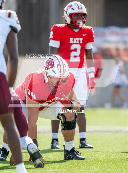 Thumbnail 2 in Summer Creek @ Katy (UIL Football 6A D2 Regional) photogallery.