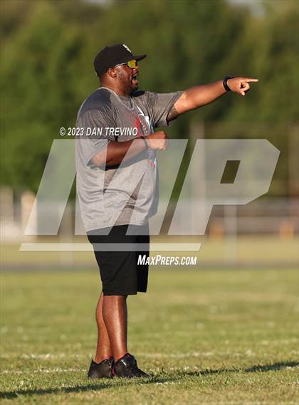Thumbnail 2 in Phoebus @ Salem (Scrimmage) photogallery.