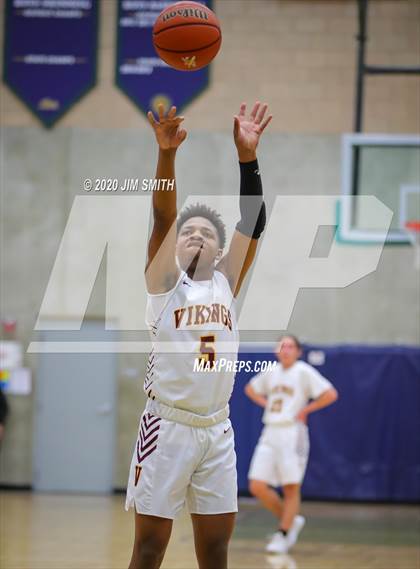 Thumbnail 2 in Highland vs. Valley (Albuquerque Metro Classic) photogallery.