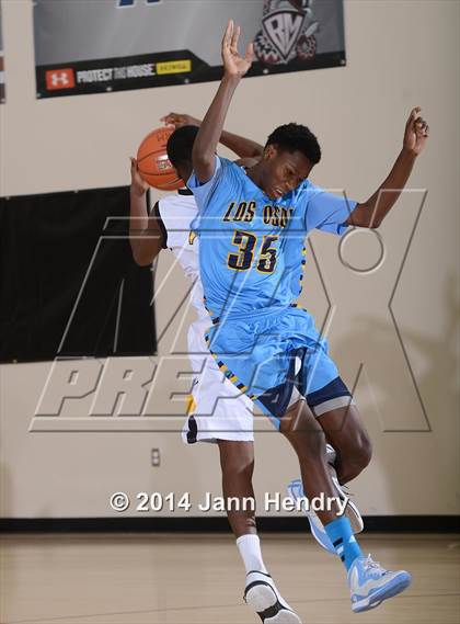 Thumbnail 3 in Los Osos vs Cabrillo (MaxPreps Holiday Classic) photogallery.
