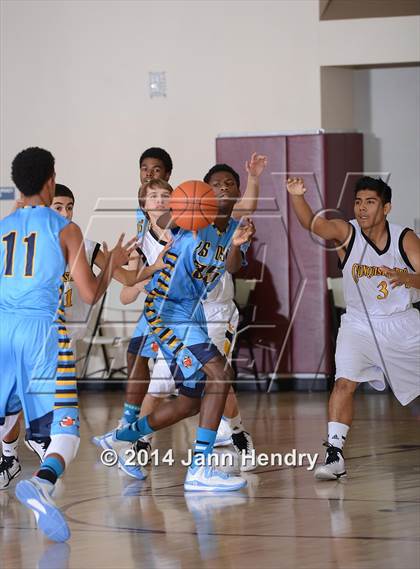 Thumbnail 2 in Los Osos vs Cabrillo (MaxPreps Holiday Classic) photogallery.