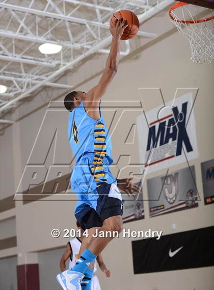 Thumbnail 1 in Los Osos vs Cabrillo (MaxPreps Holiday Classic) photogallery.